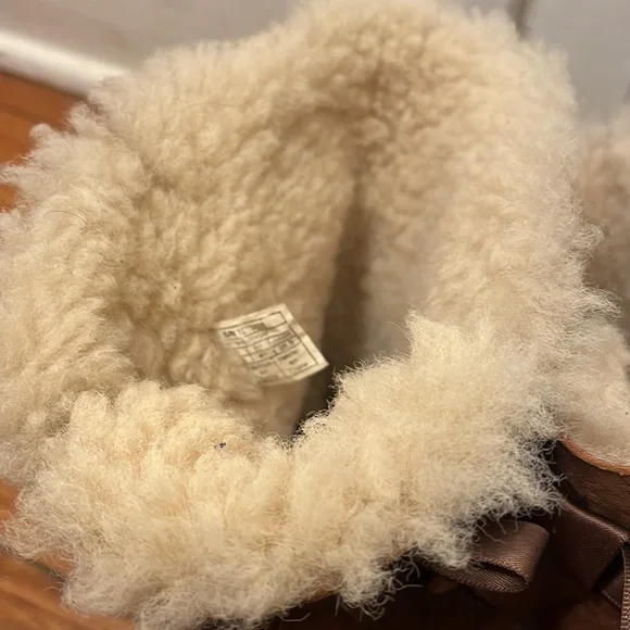 UGG Bailey Bow Boots - Picture 3 of 4